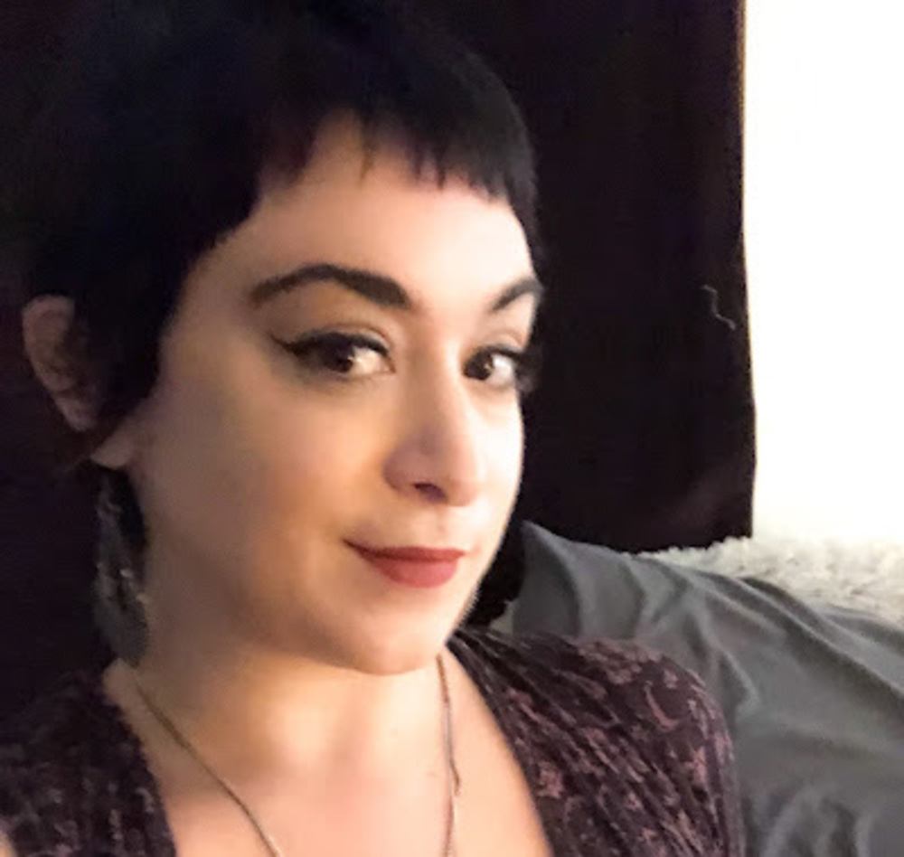 Meet your Posher, Danielle